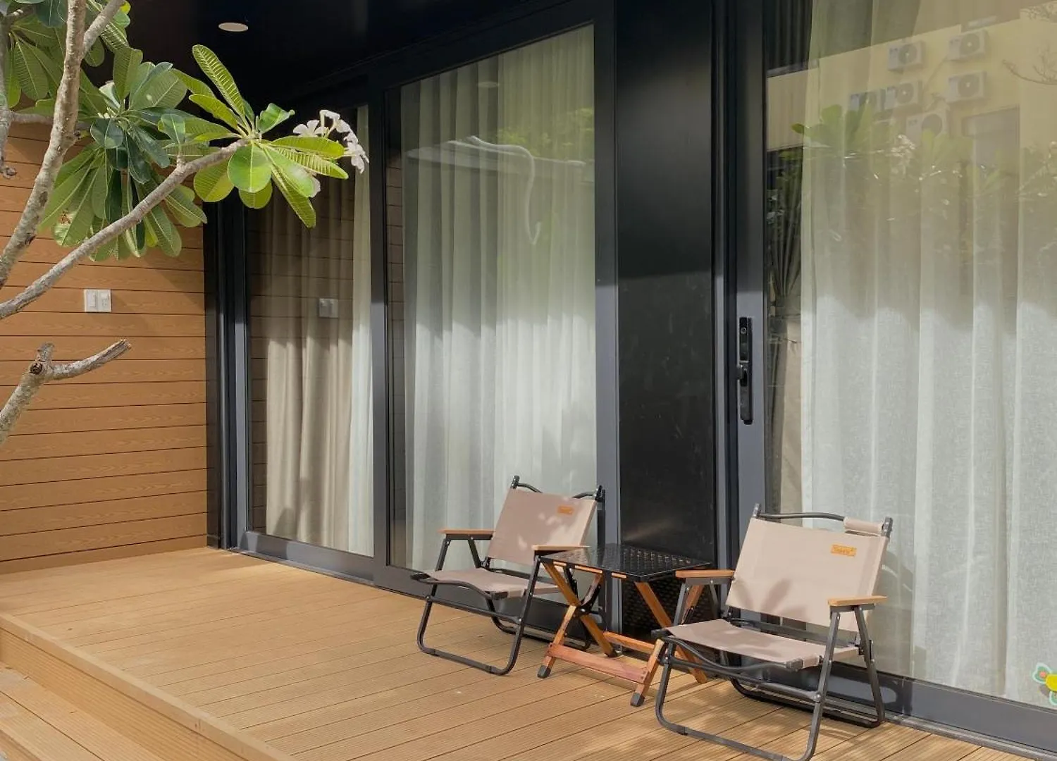 Holiday home Elambo Space - Khong Gian Nghỉ DuõNg San VuòN GàN BiẻN Da Nang